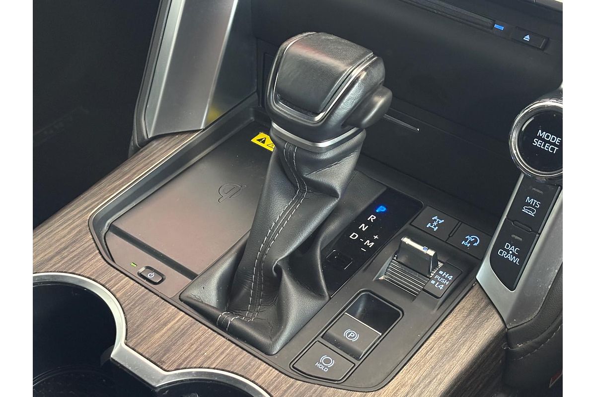 2022 Toyota Landcruiser Sahara FJA300R