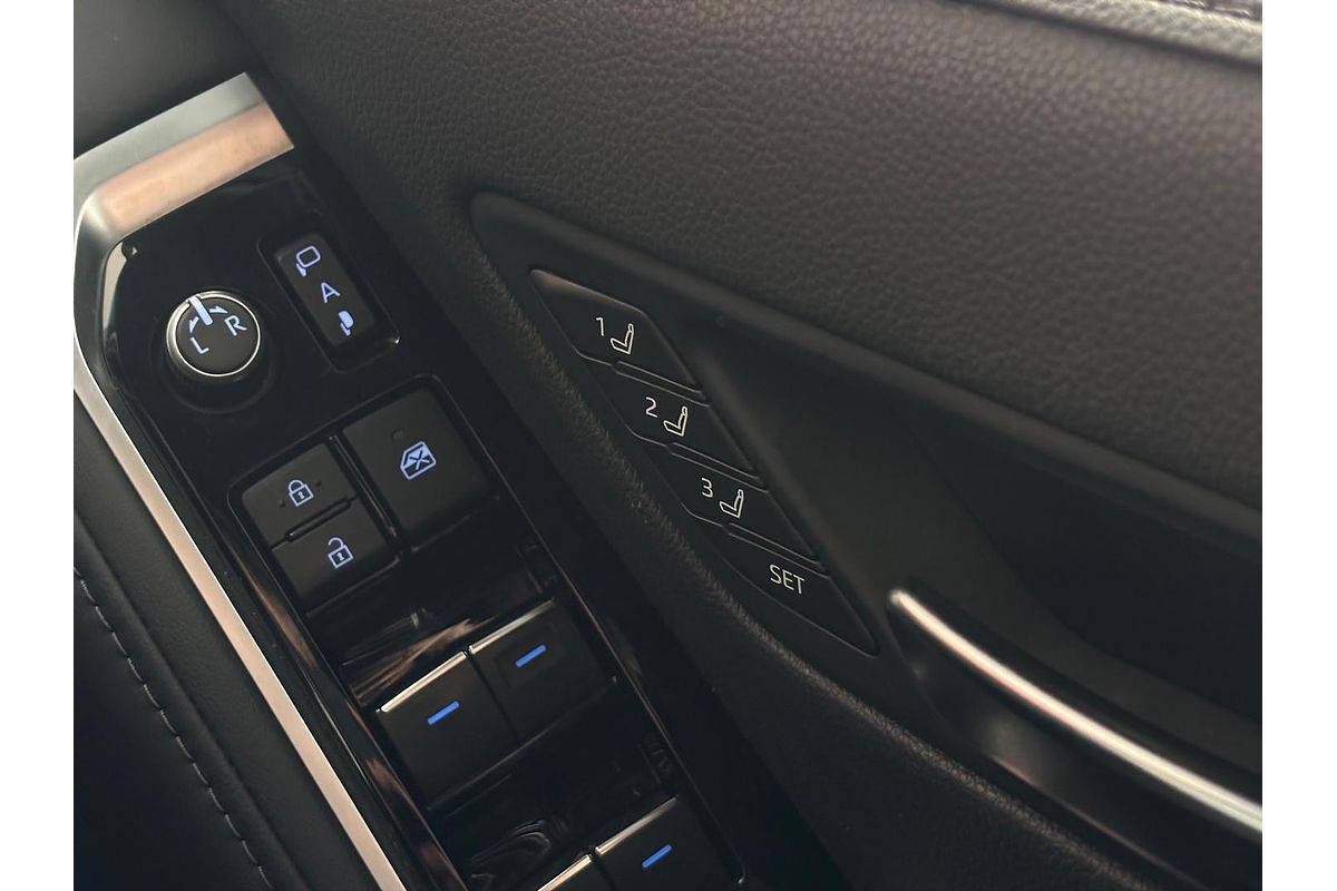 2022 Toyota Landcruiser Sahara FJA300R