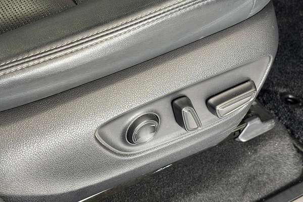 2022 Toyota Landcruiser Sahara FJA300R