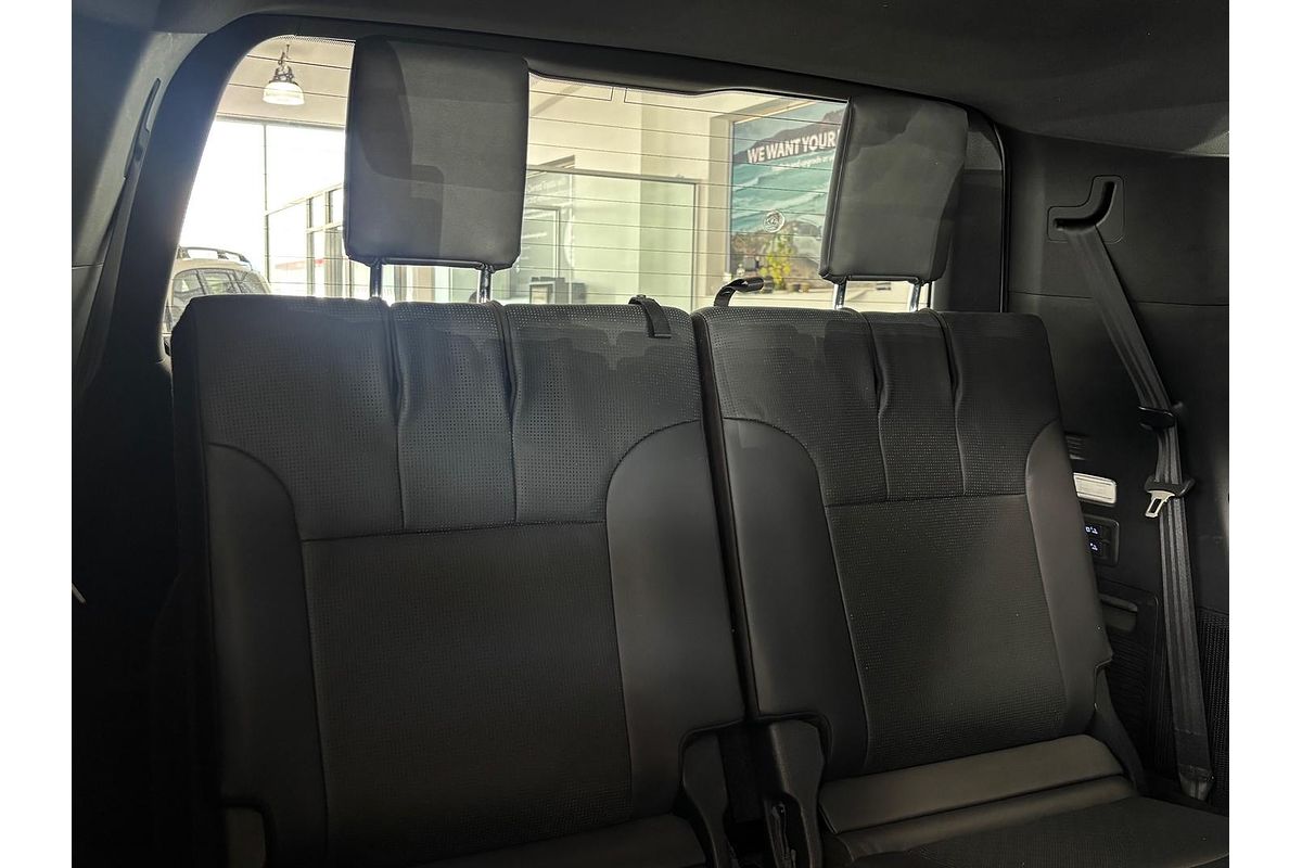 2022 Toyota Landcruiser Sahara FJA300R