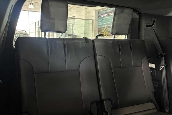 2022 Toyota Landcruiser Sahara FJA300R