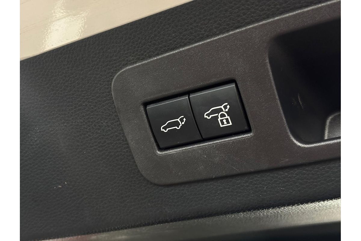 2022 Toyota Landcruiser Sahara FJA300R