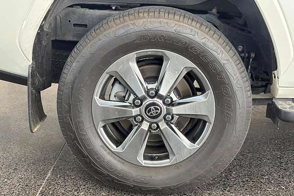 2022 Toyota Landcruiser Sahara FJA300R