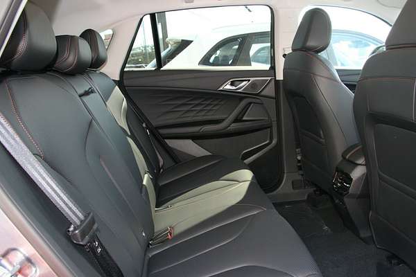 2025 MG HS Super Hybrid Essence AS33P