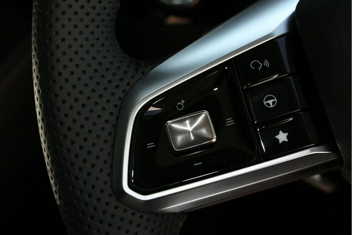 2025 MG HS Super Hybrid Essence AS33P