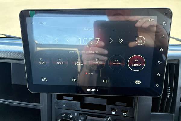 2025 Isuzu N Series NPS 75/45-155 4X4 MWB