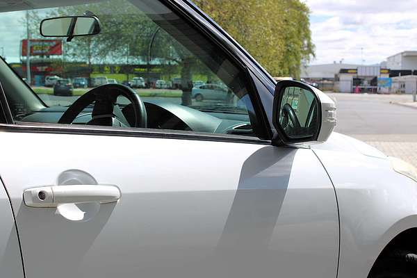 2011 Suzuki Swift GL FZ