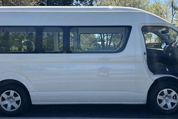 2018 Toyota Hiace Commuter KDH223R