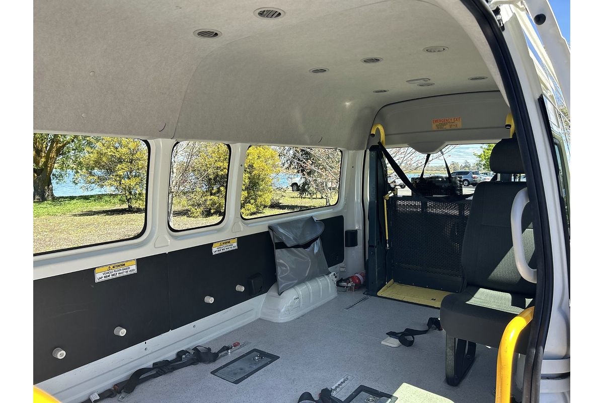 2018 Toyota Hiace Commuter KDH223R