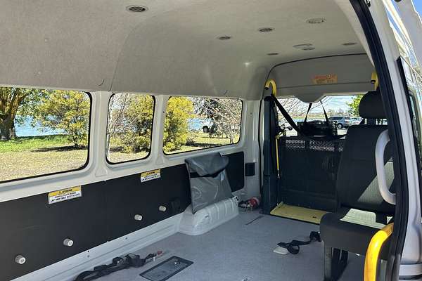 2018 Toyota Hiace Commuter KDH223R