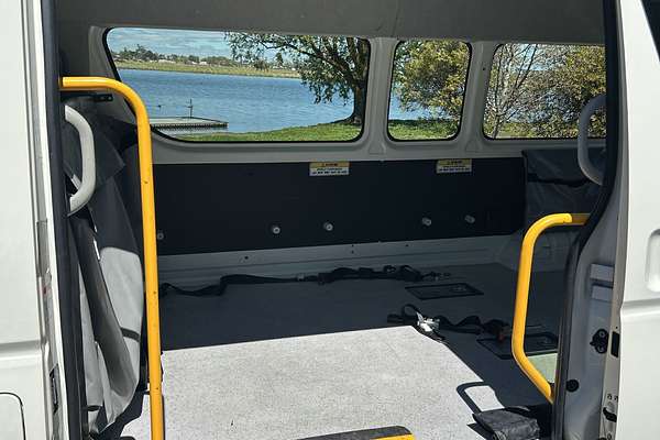 2018 Toyota Hiace Commuter KDH223R