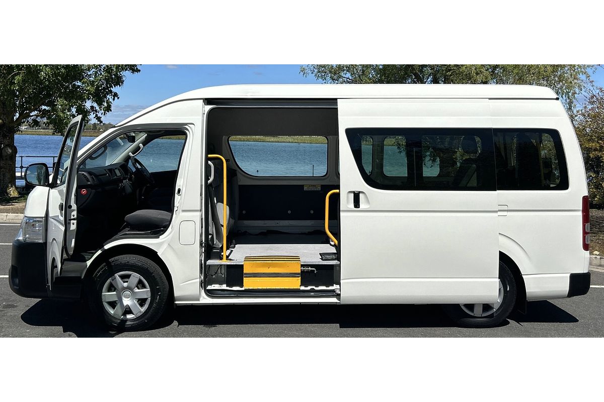 2018 Toyota Hiace Commuter KDH223R