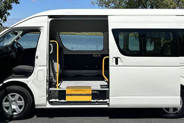 2018 Toyota Hiace Commuter KDH223R