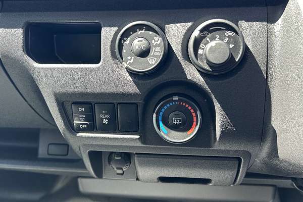 2018 Toyota Hiace Commuter KDH223R