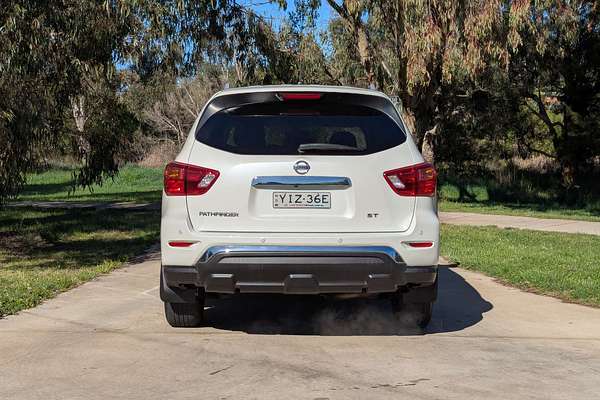 2019 Nissan Pathfinder ST R52 Series III