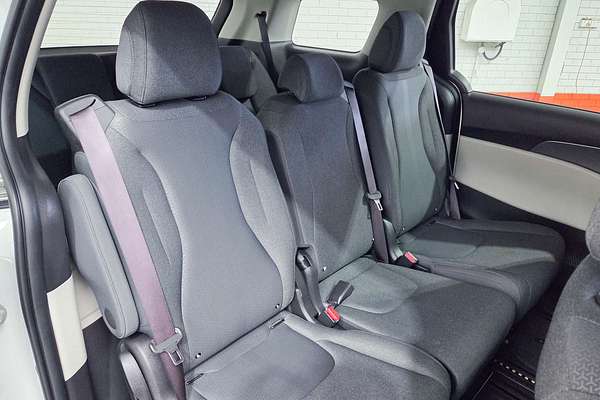 2023 Kia Carnival S KA4