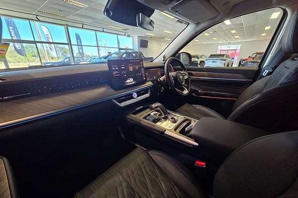 2025 GWM Tank 500 Ultra Hi4-T PHEV P03