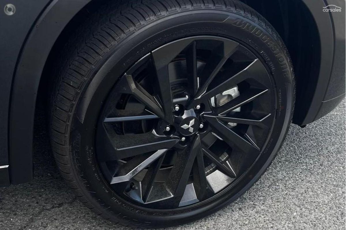 2024 Mitsubishi Outlander PHEV GSR ZM