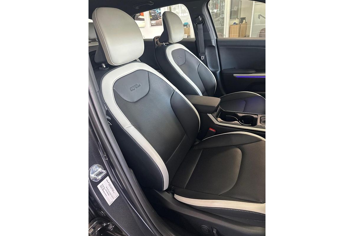 2025 Kia K4 GT-Line CL4m