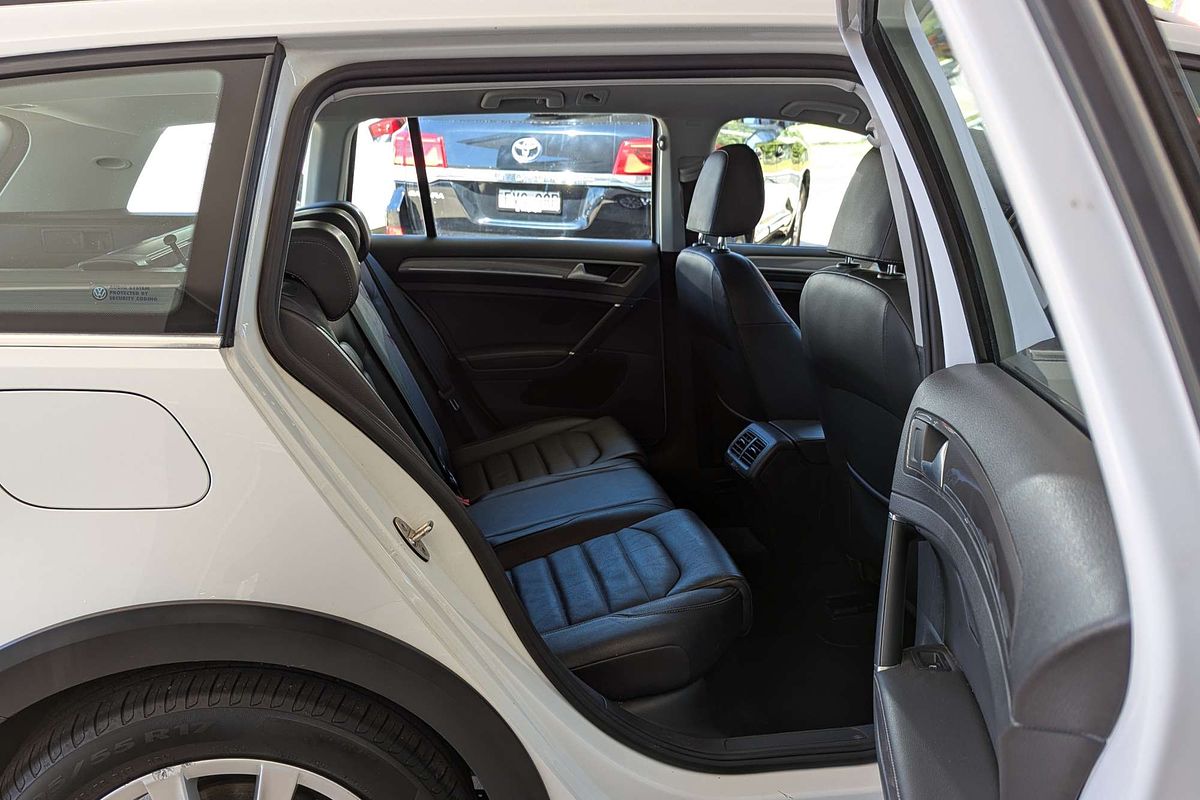 2015 Volkswagen Golf Alltrack 132TSI 7