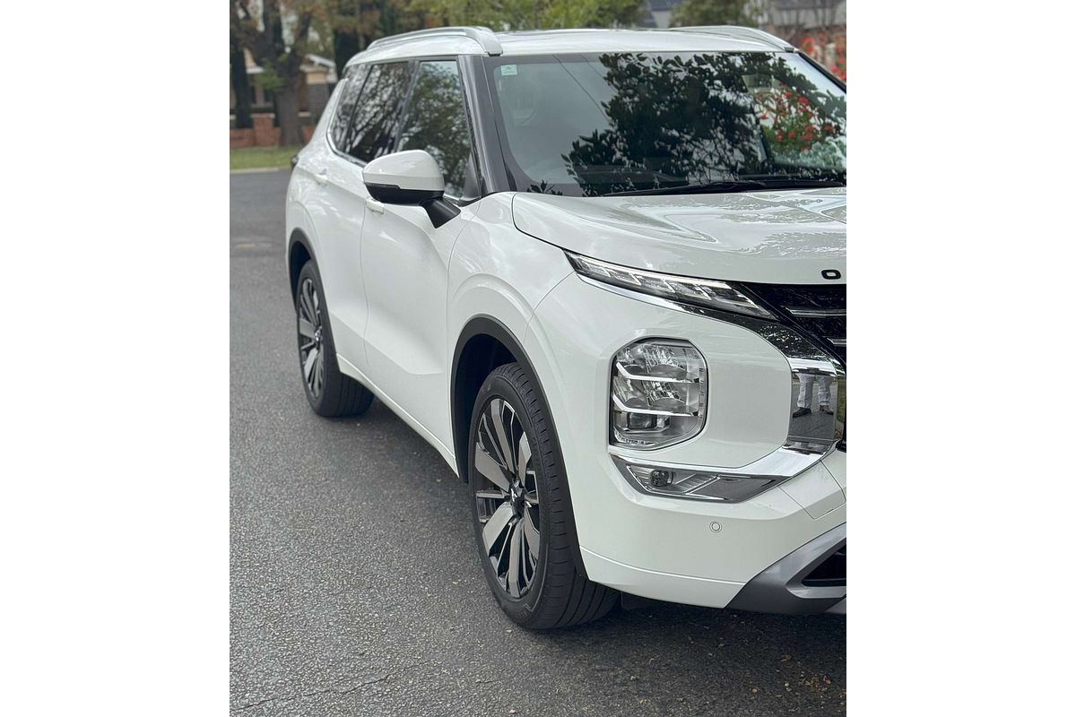 2025 Mitsubishi Outlander Exceed ZM