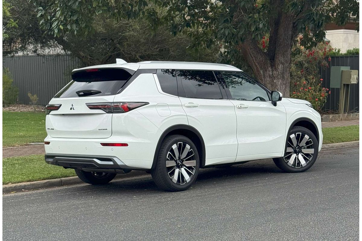 2025 Mitsubishi Outlander Exceed ZM