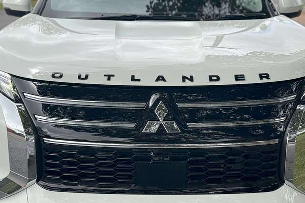 2025 Mitsubishi Outlander Exceed ZM