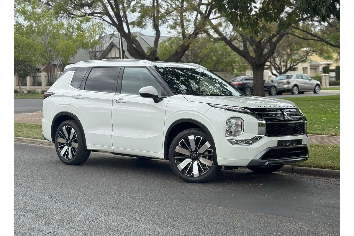 2025 Mitsubishi Outlander Exceed ZM