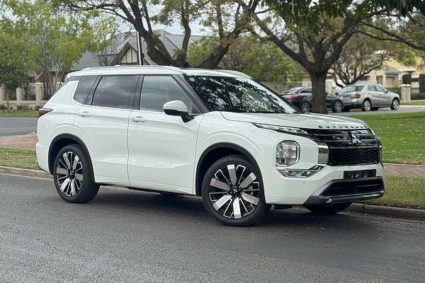 2025 Mitsubishi Outlander Exceed ZM