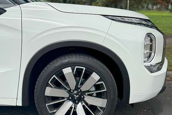 2025 Mitsubishi Outlander Exceed ZM