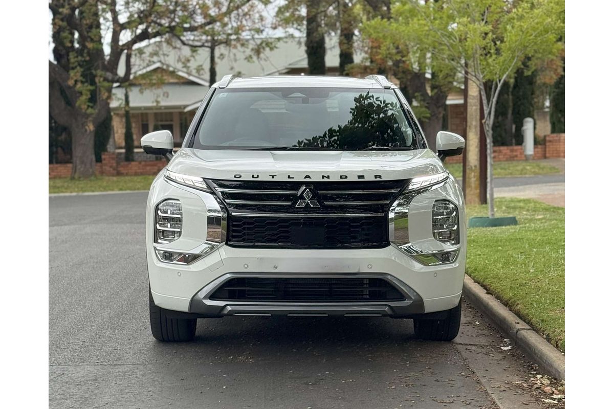 2025 Mitsubishi Outlander Exceed ZM