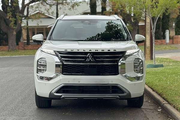 2025 Mitsubishi Outlander Exceed ZM