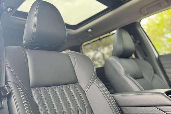 2025 Mitsubishi Outlander Exceed ZM