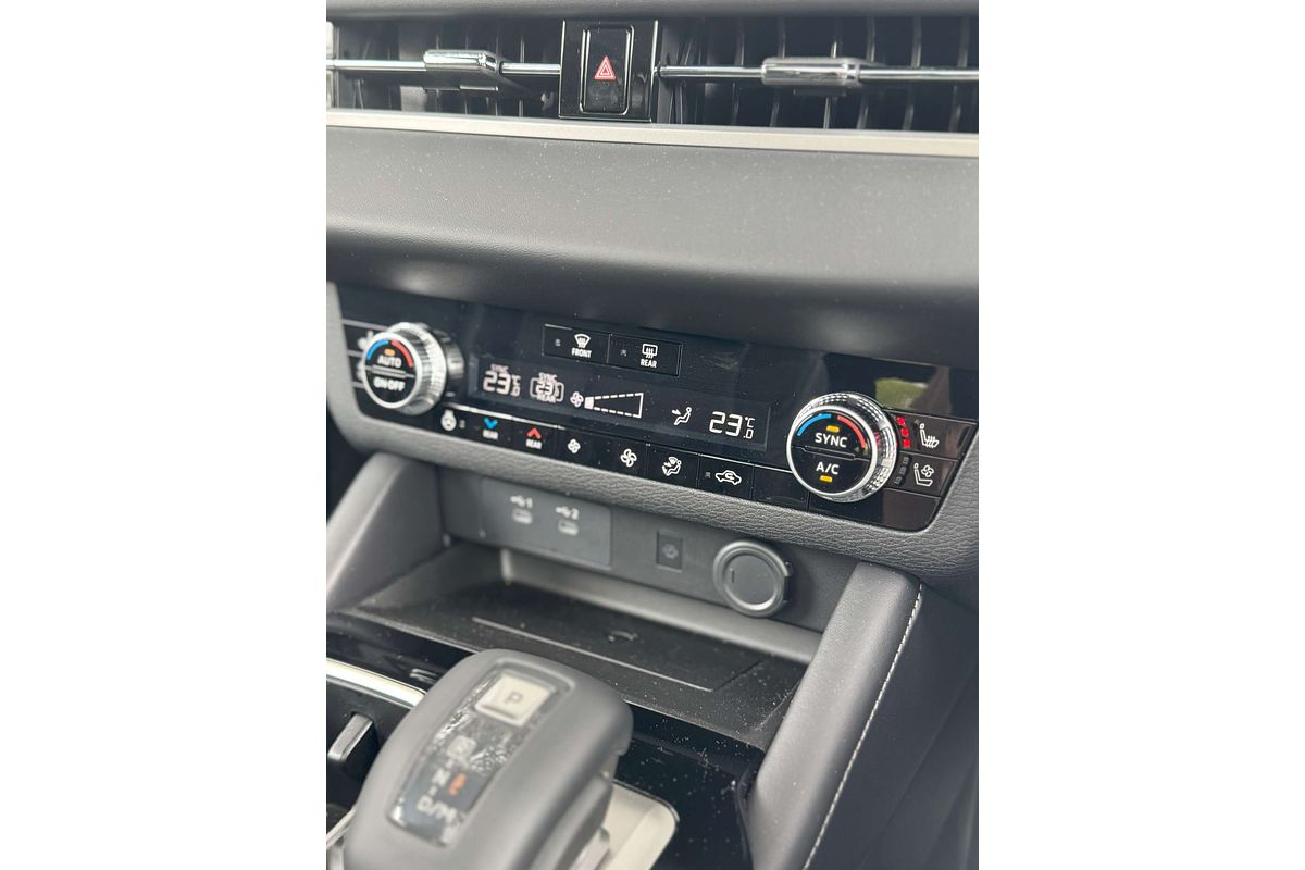 2025 Mitsubishi Outlander Exceed ZM