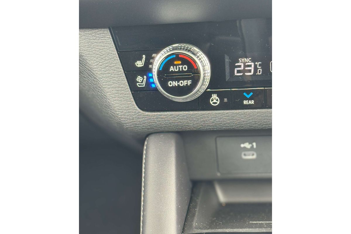 2025 Mitsubishi Outlander Exceed ZM