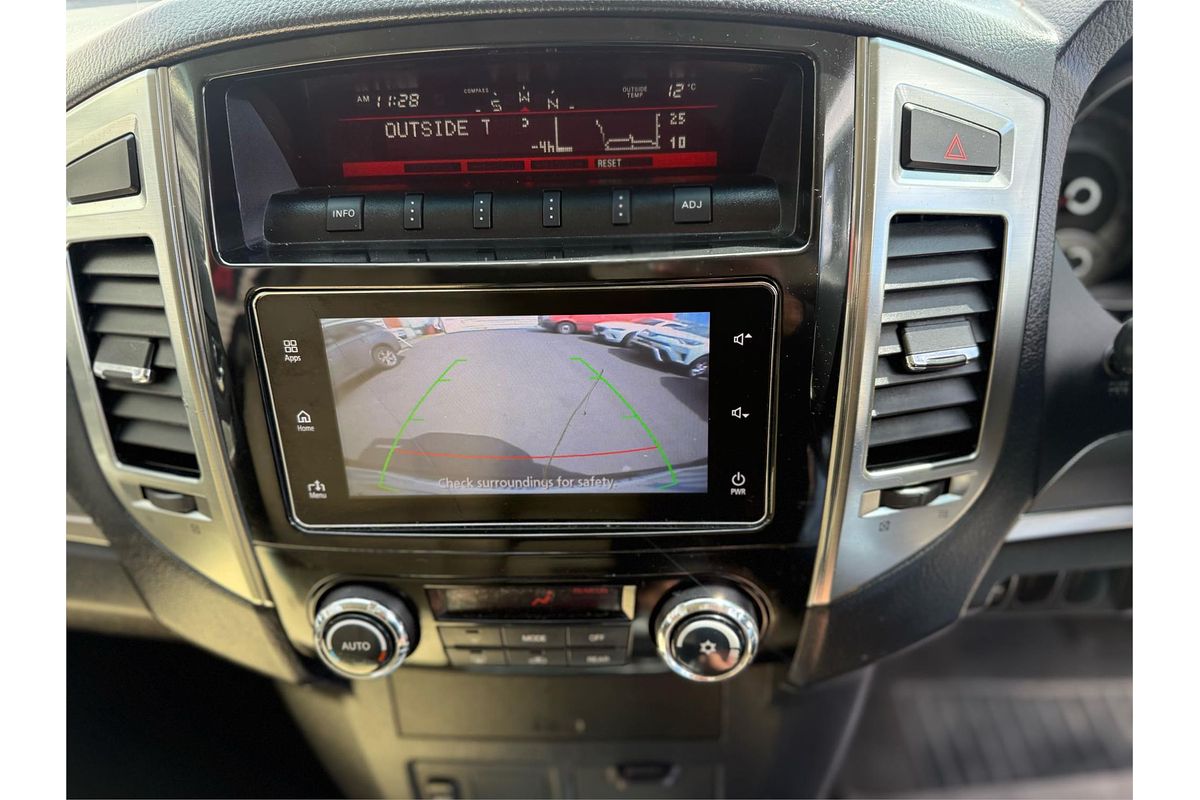 2017 Mitsubishi Pajero GLX NX