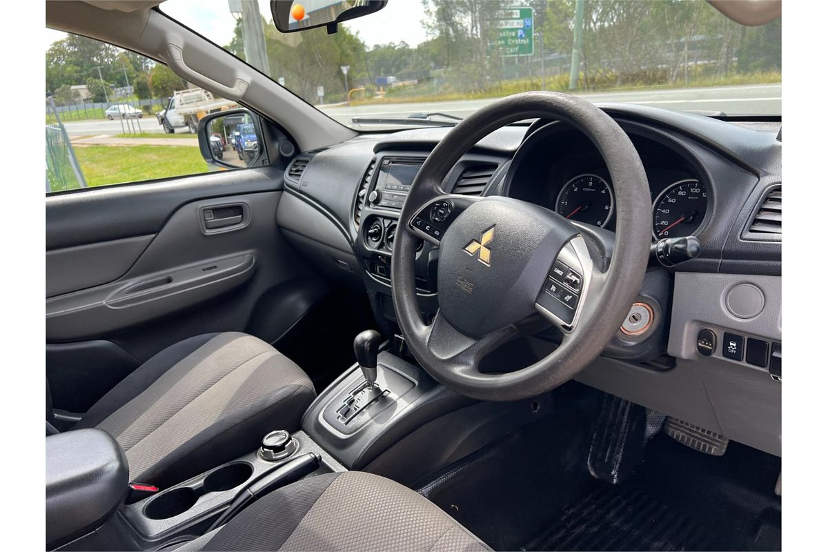 2015 Mitsubishi Triton GLX MQ 4X4