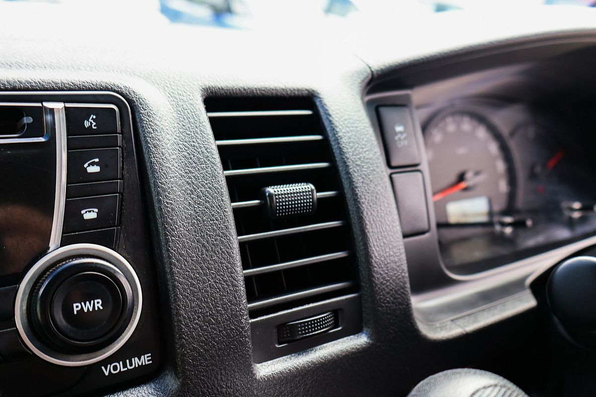 2015 Toyota Hiace KDH201R LWB