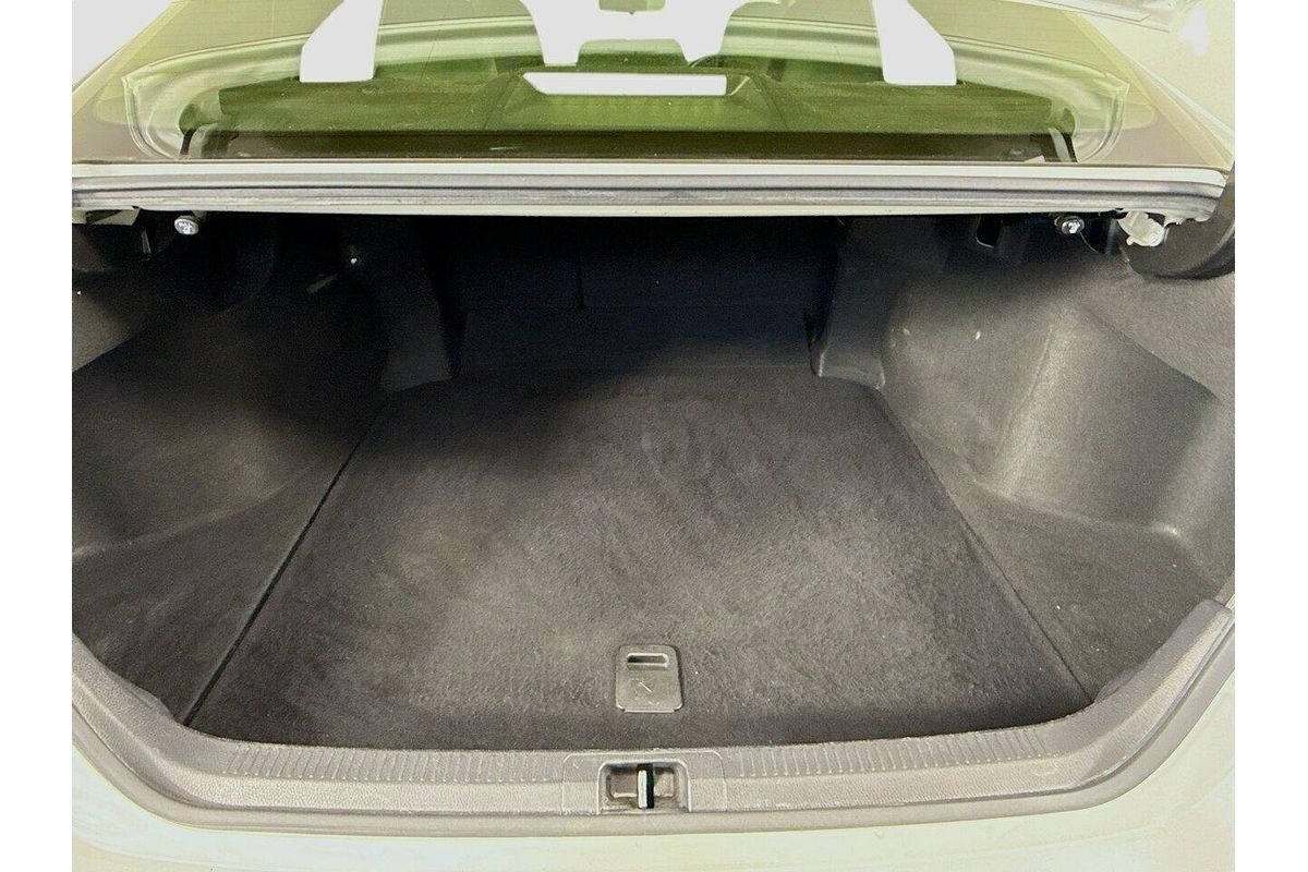 2018 Toyota Camry Ascent ASV70R