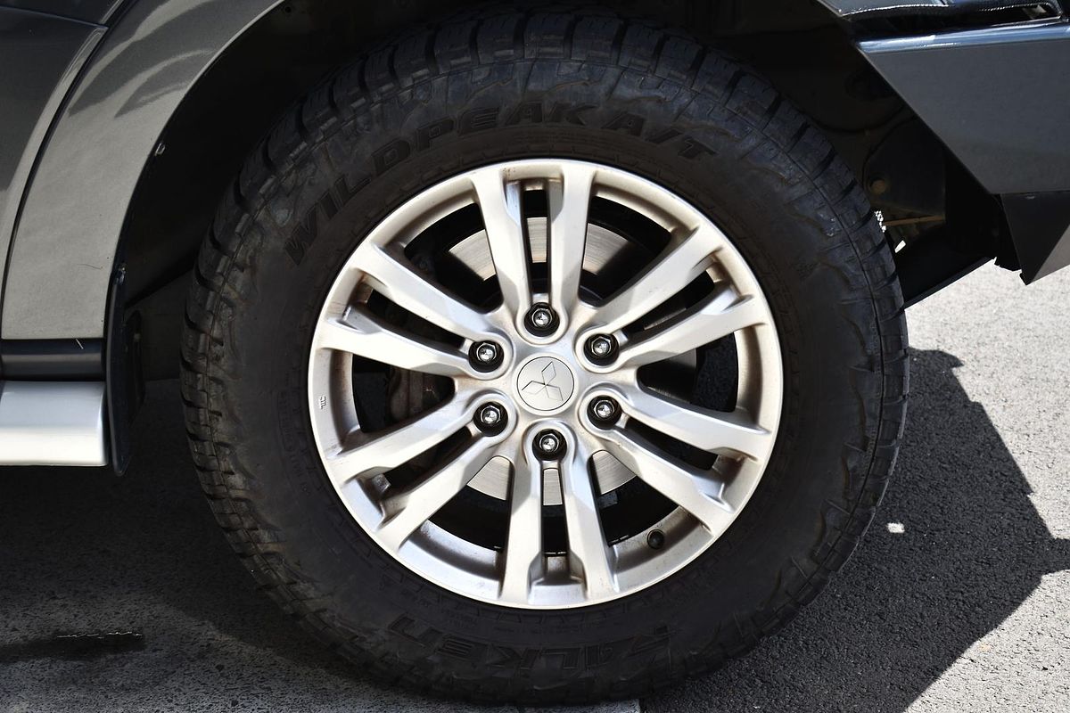 2019 Mitsubishi Pajero GLS NX