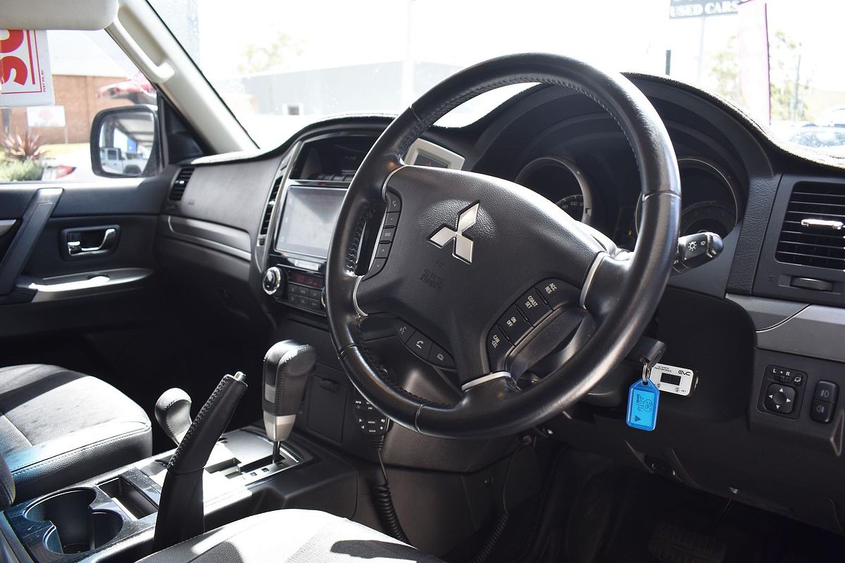 2019 Mitsubishi Pajero GLS NX
