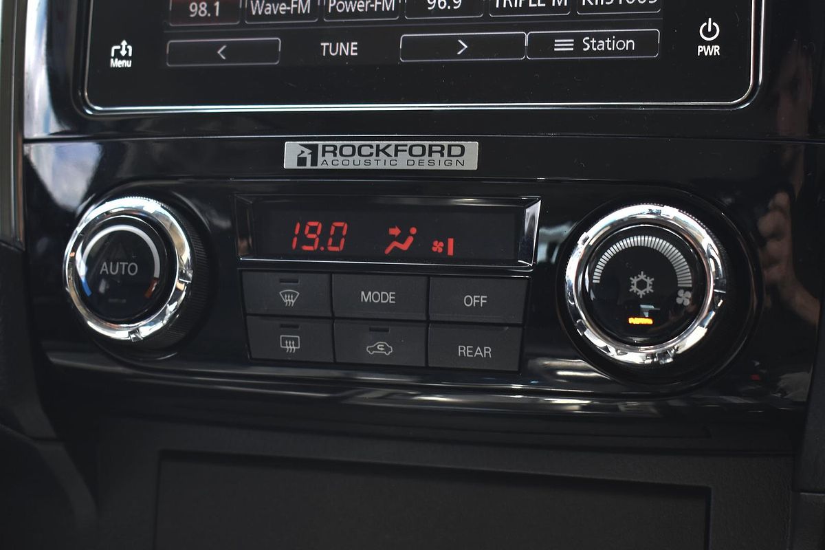 2019 Mitsubishi Pajero GLS NX