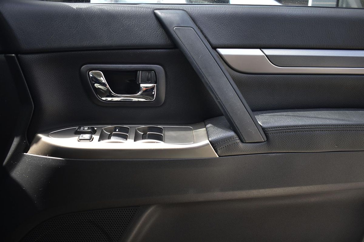 2019 Mitsubishi Pajero GLS NX