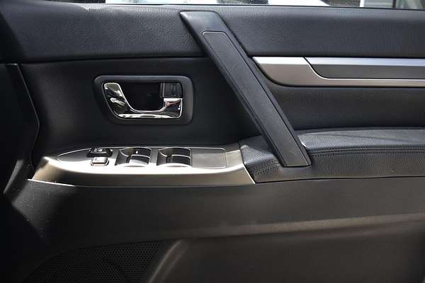 2019 Mitsubishi Pajero GLS NX