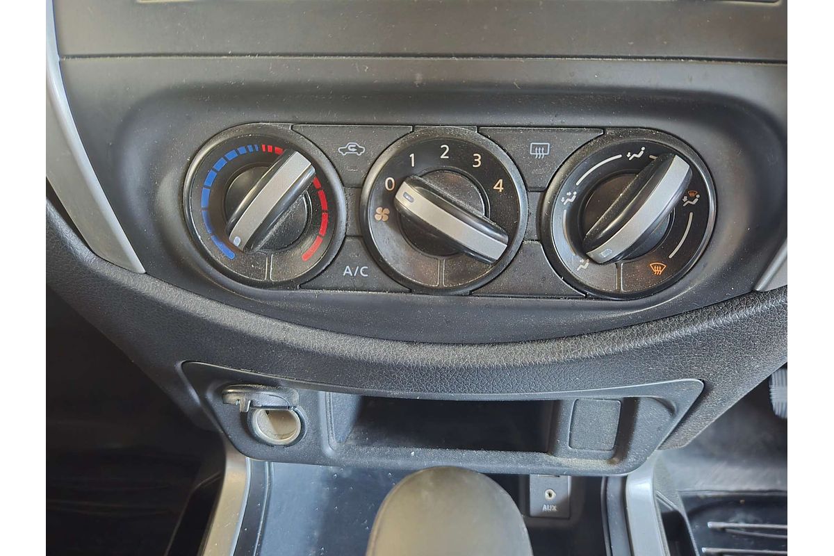 NAVARA NP300 D23 RX (4x2) 2.3L DT4 DIESEL TURBO F/INJ 7 SP AUTOMATIC DOUBLE CAB UTILITY 