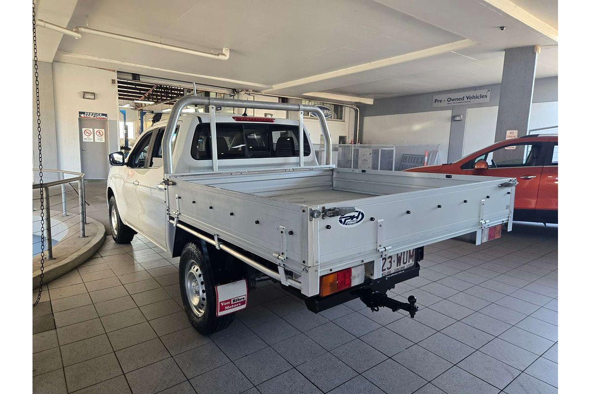 NAVARA NP300 D23 RX (4x2) 2.3L DT4 DIESEL TURBO F/INJ 7 SP AUTOMATIC DOUBLE CAB UTILITY 