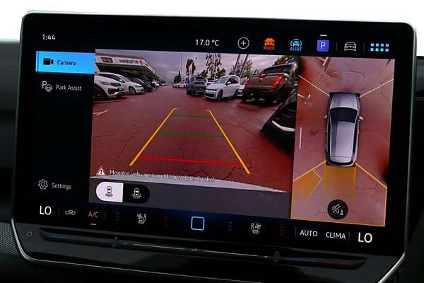 2025 Volkswagen Golf 110TSI R-Line 8.5