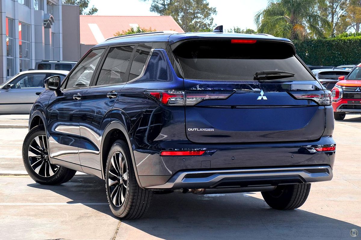 2025 Mitsubishi Outlander LS ZM