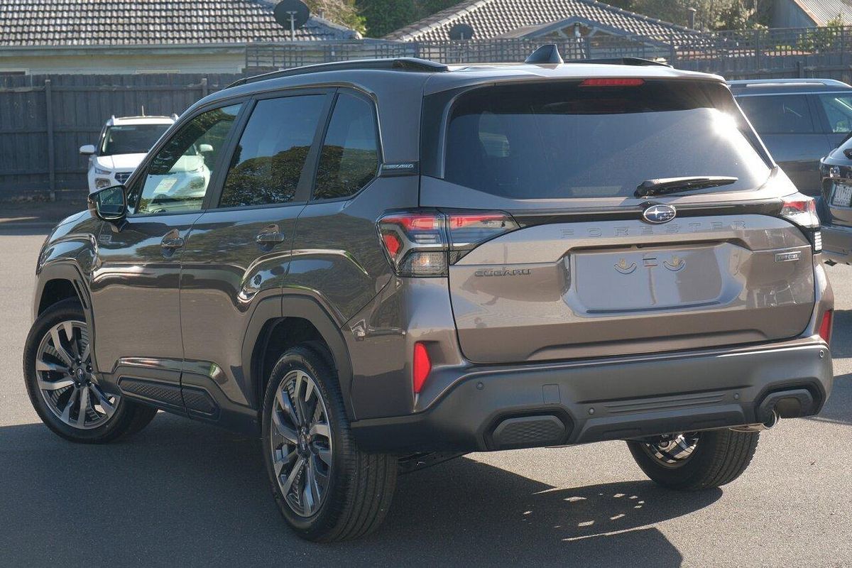 2025 Subaru Forester Hybrid Touring S6