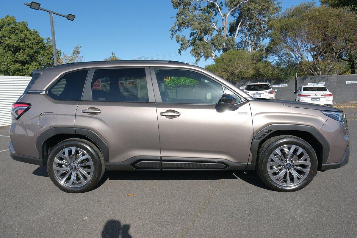 2025 Subaru Forester Hybrid Touring S6